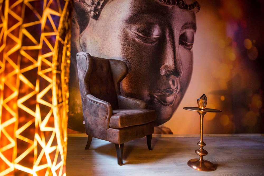 Warmes Ambiente und edle Einrichtung bei Tantra Shiva