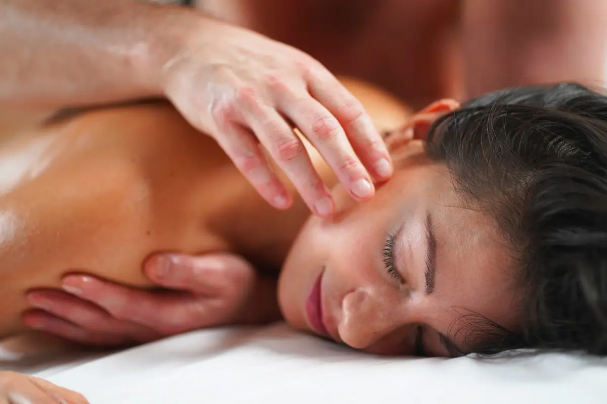 Tantra Massage Köln: Wie Sie Durch Diese Einzigartige Massage Stress Abbauen