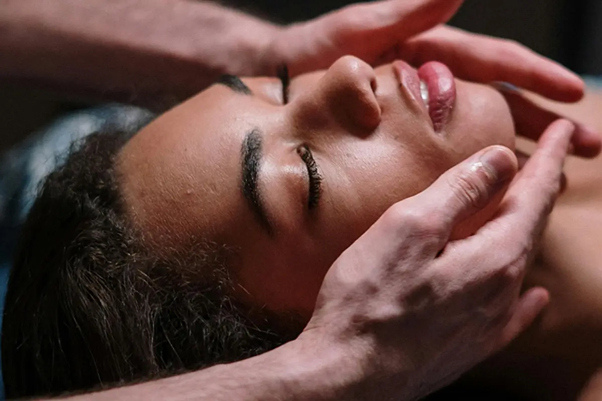 Beinhaltet Körper-zu-Körper-Massage Sex?