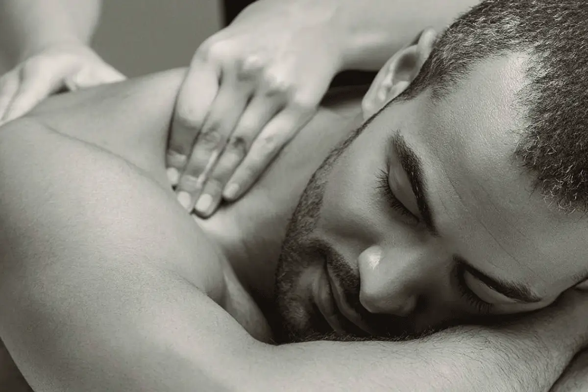 Löse emotionale Blockaden mit Tantra-Massage